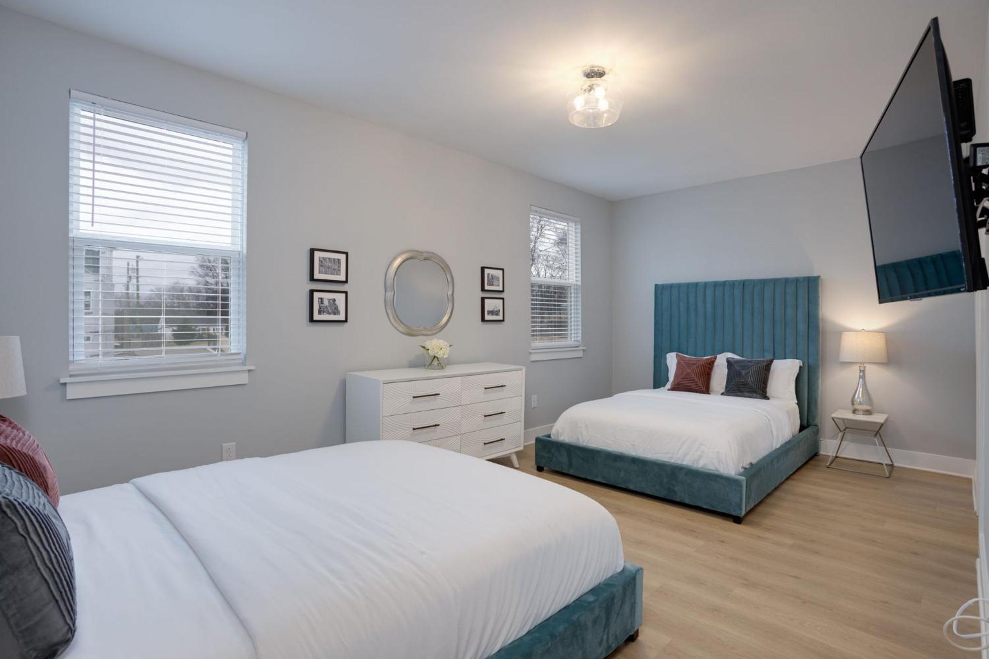 Modern Townhome, 10Min To Downtown! 8Min To Grand Ole Opry! Sleeps 8! 내슈빌 외부 사진
