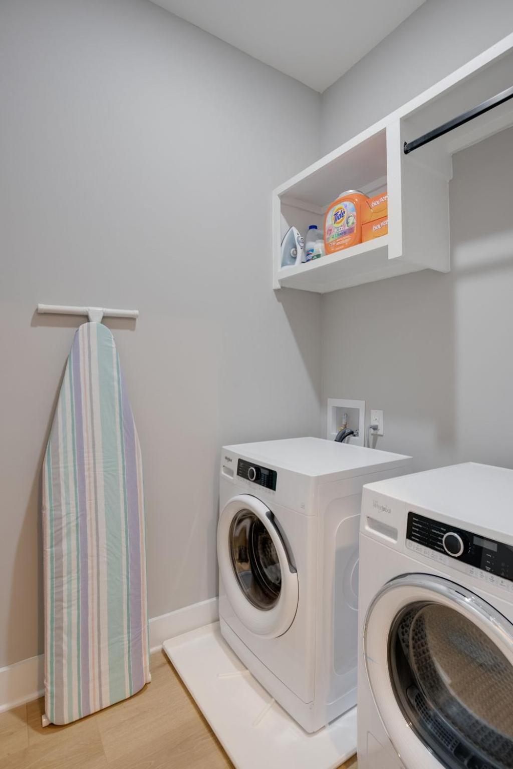 Modern Townhome, 10Min To Downtown! 8Min To Grand Ole Opry! Sleeps 8! 내슈빌 외부 사진