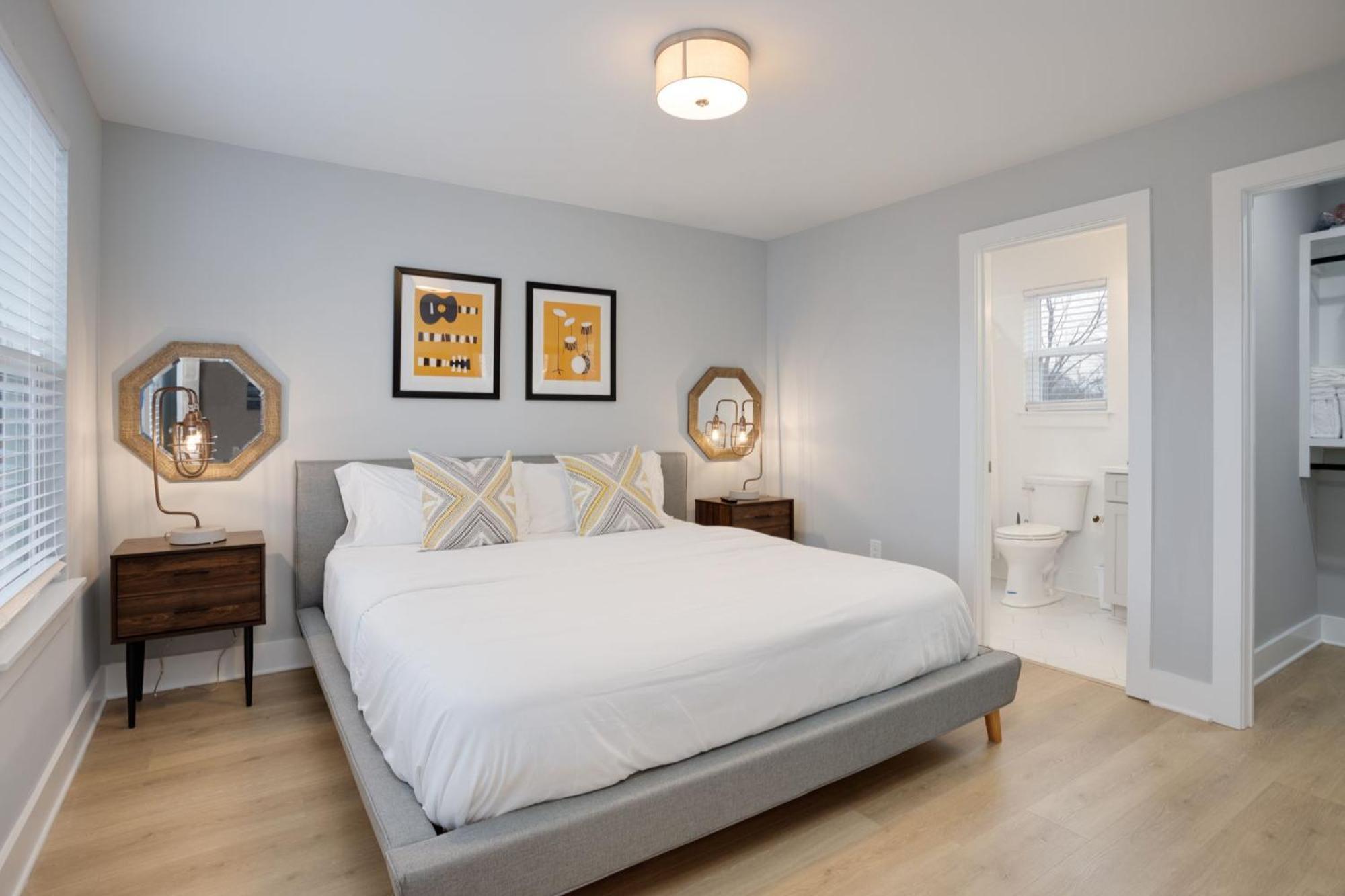Modern Townhome, 10Min To Downtown! 8Min To Grand Ole Opry! Sleeps 8! 내슈빌 외부 사진