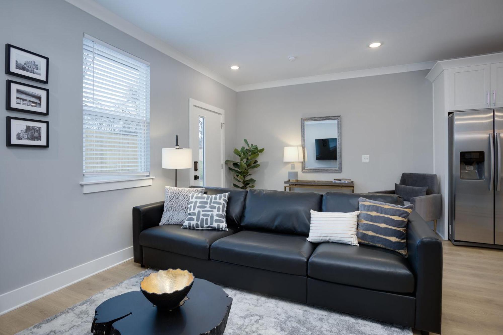 Modern Townhome, 10Min To Downtown! 8Min To Grand Ole Opry! Sleeps 8! 내슈빌 외부 사진