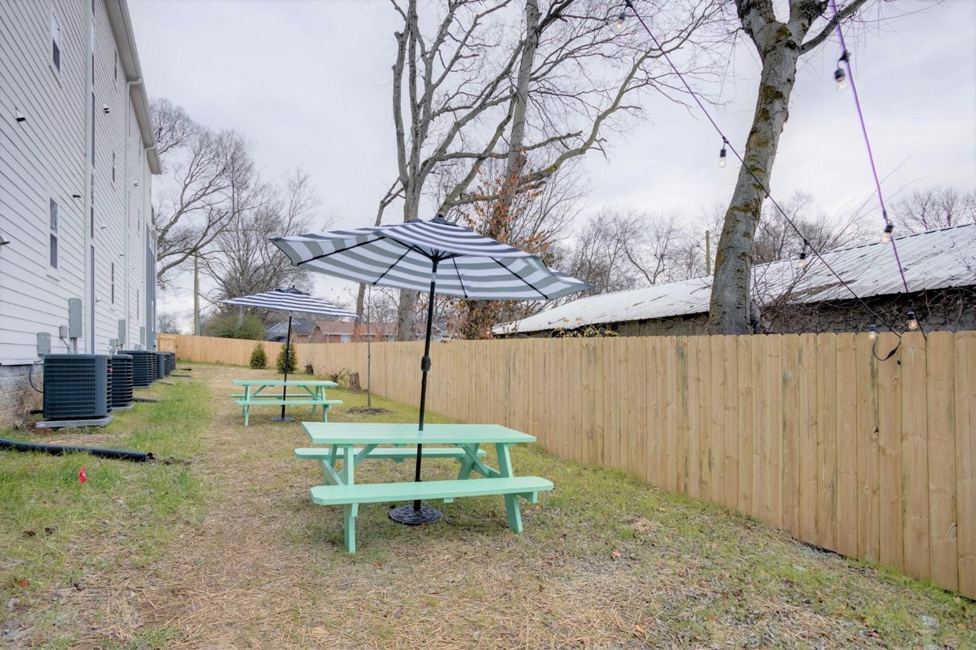 Modern Townhome, 10Min To Downtown! 8Min To Grand Ole Opry! Sleeps 8! 내슈빌 외부 사진